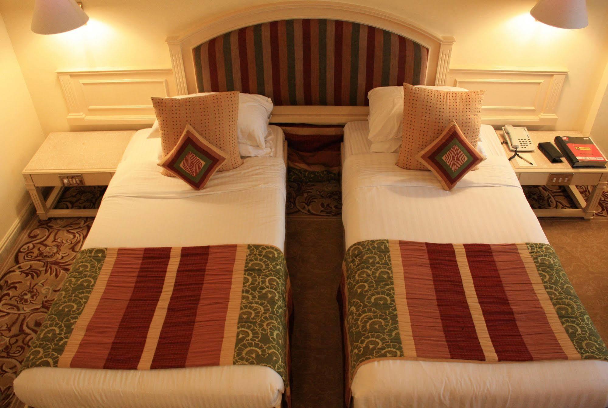 Hotel Bawa International Bombay Esterno foto