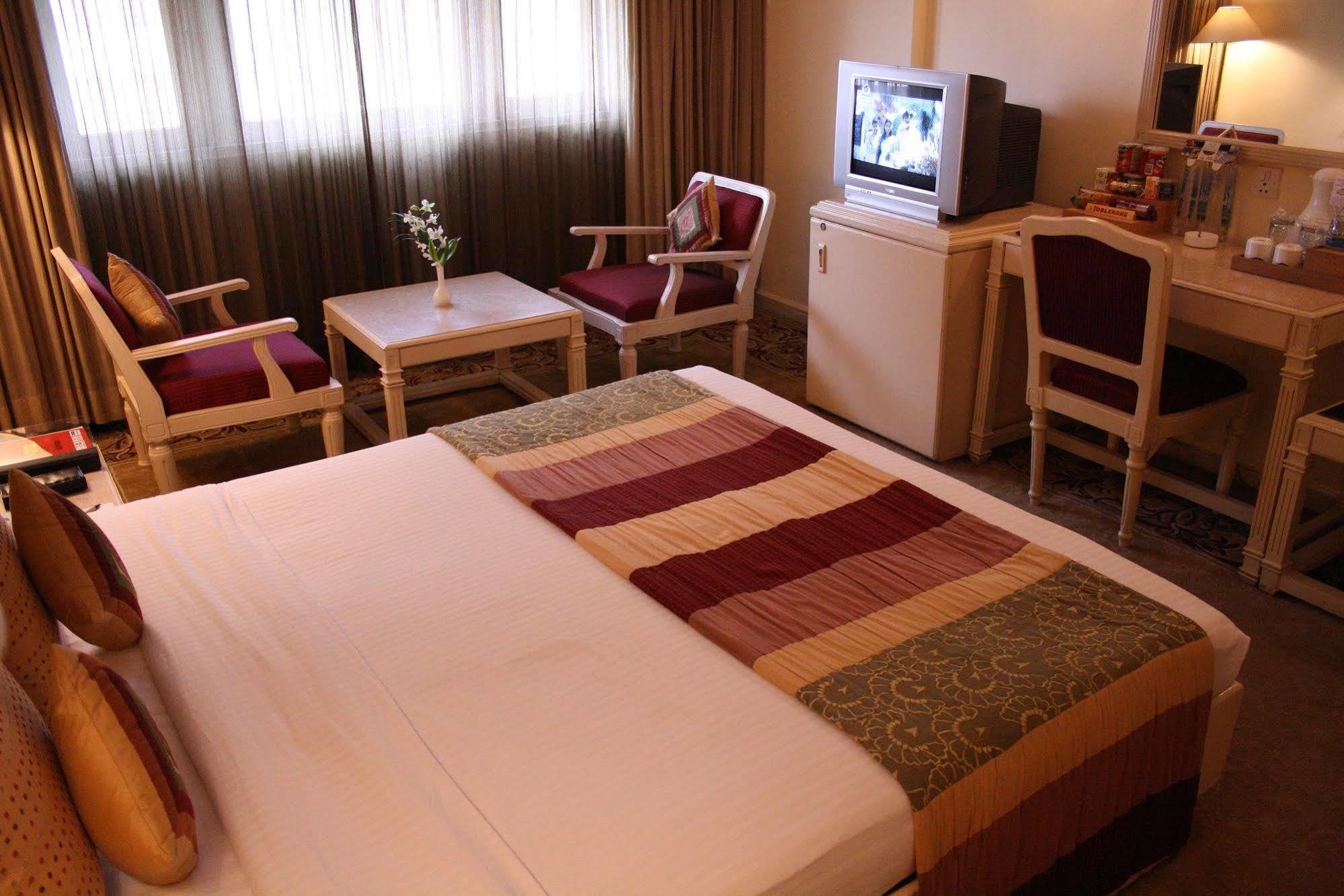 Hotel Bawa International Bombay Esterno foto