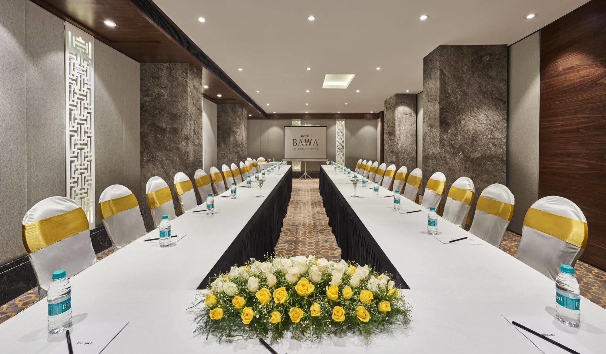 Hotel Bawa International Bombay Esterno foto
